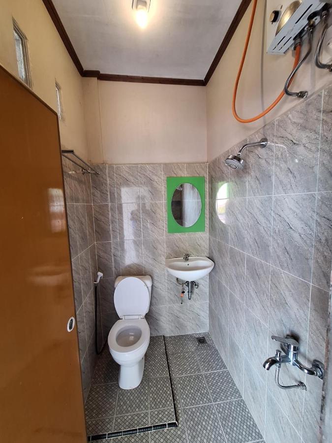 Ron'S Guest House Berastagi Backpacker Rooms Bagian luar foto
