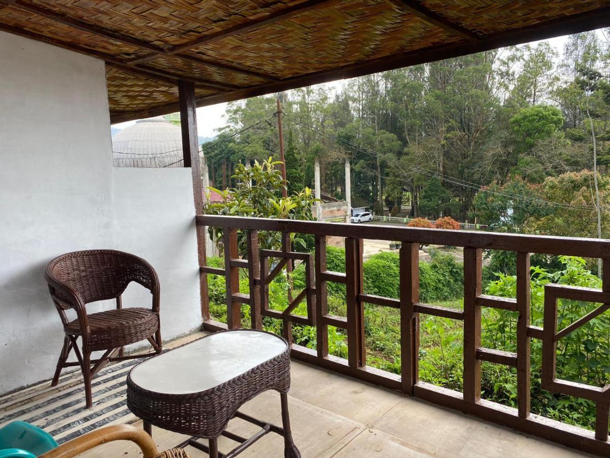 Ron'S Guest House Berastagi Backpacker Rooms Bagian luar foto