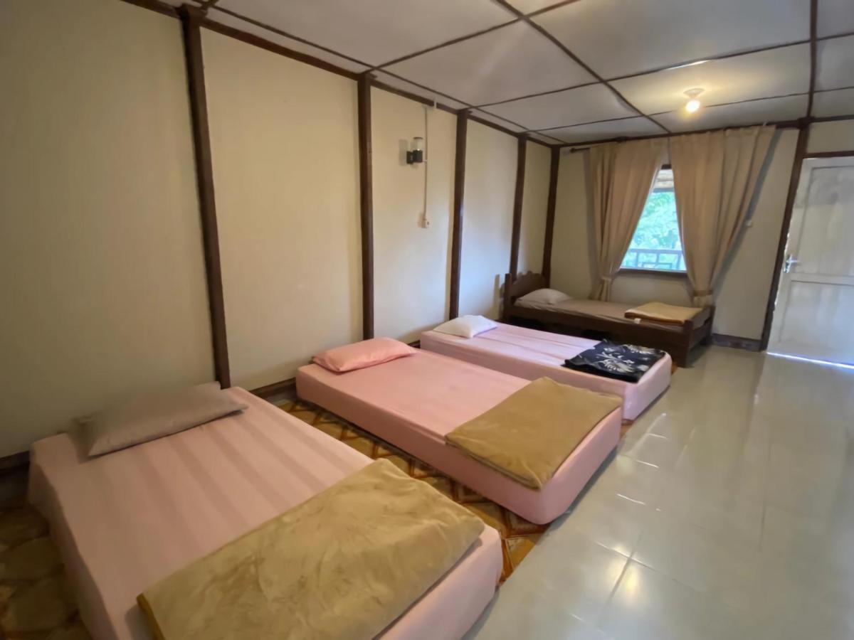 Ron'S Guest House Berastagi Backpacker Rooms Bagian luar foto