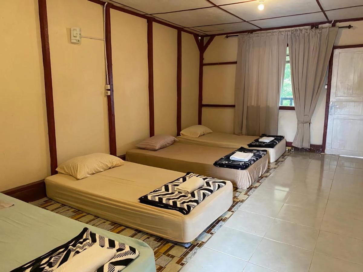 Ron'S Guest House Berastagi Backpacker Rooms Bagian luar foto