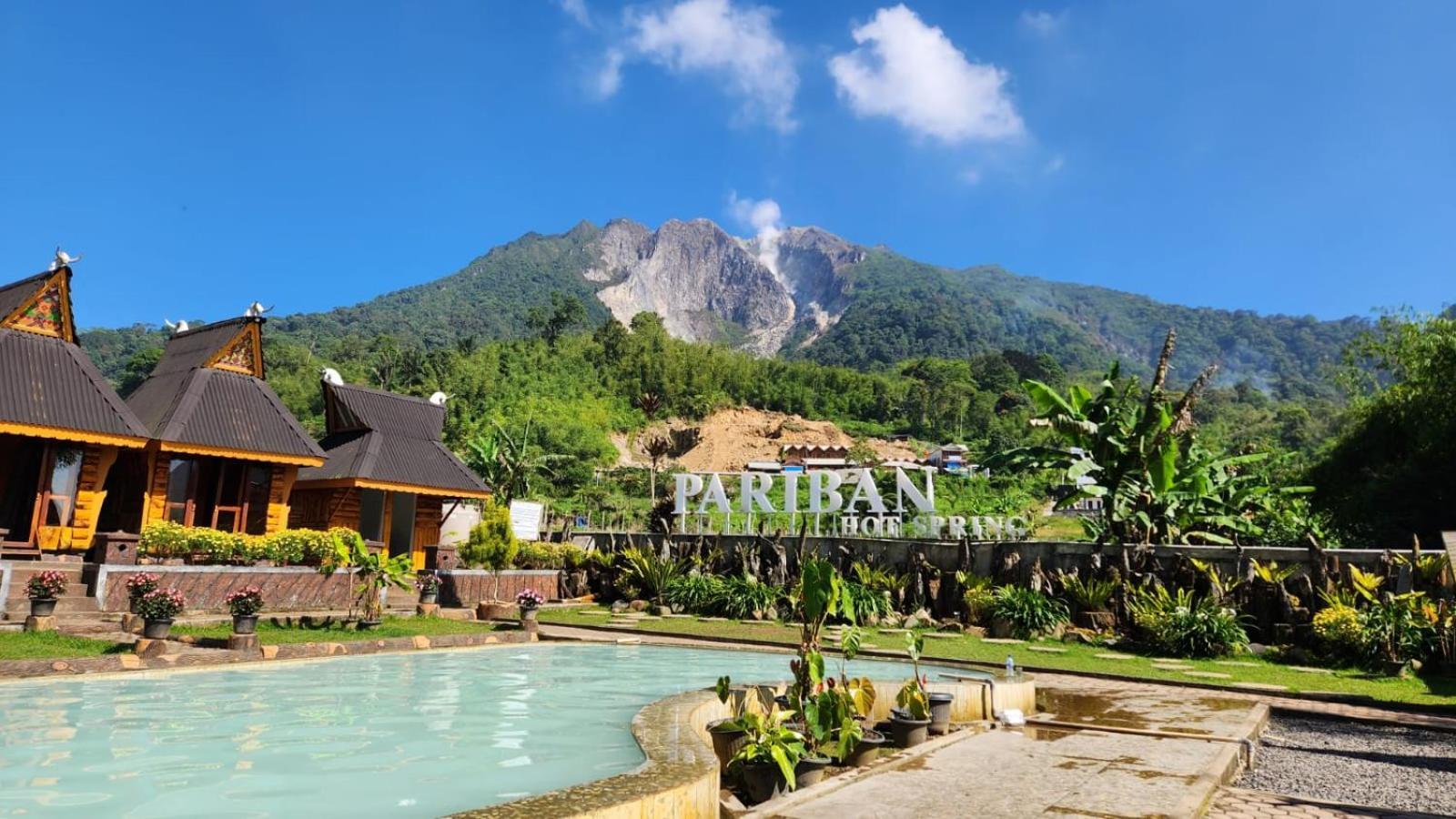 Ron'S Guest House Berastagi Backpacker Rooms Bagian luar foto